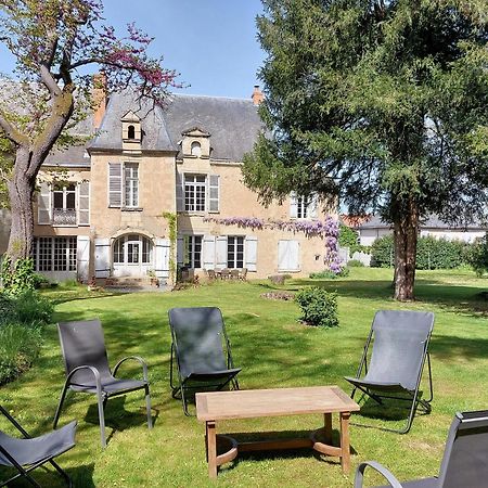 לינה וארוחת בוקר מונטרוי-בלה Manoir Du Bellay מראה חיצוני תמונה